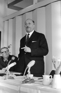 Persconferentie ir. Simon Wiesenthal in Apollo-paviljoen t.g.v. boek Moordenaars, Bestanddeelnr 920-1323