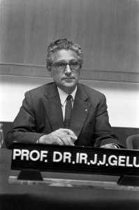 Persconferentie over tentoonstelling HiFi in RAI 1973, prof Geluk (kop), Bestanddeelnr 926-6083