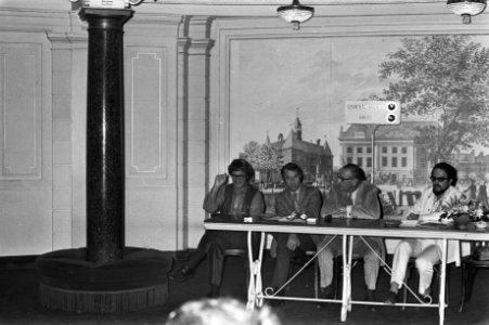 Persconferentie over A'dams toneel in stadsschouwburg A'dam, Dimitri Frenkel Fra, Bestanddeelnr 924-8243