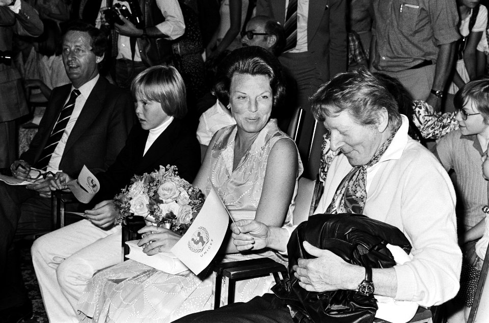 Penningen, prinsessen, acteurs, komieken, Beatrix, prinses, Kaye Danny, Bestanddeelnr 930-3283