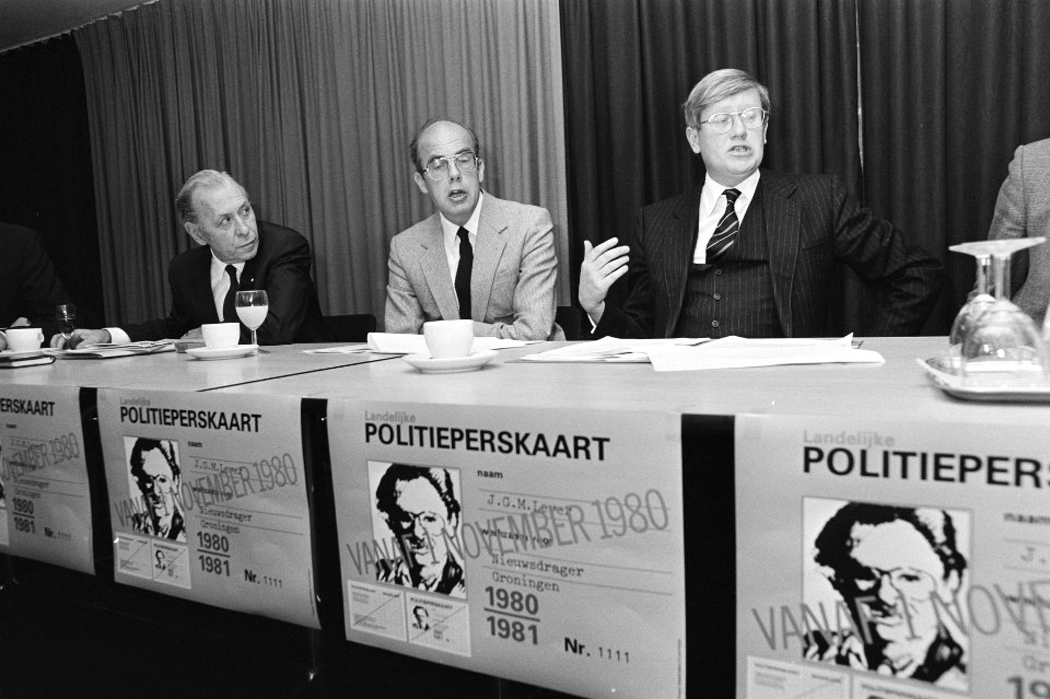 Persconferentie over opgestelde Leidraad over positie va pers bij politie-optre, Bestanddeelnr 931-0854