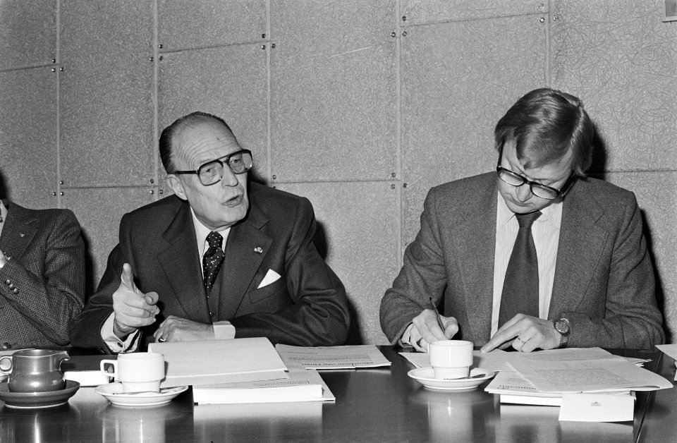 Persconferentie inflatieneutrale belastingheffing in Den Haag nr. 19 minister, Bestanddeelnr 934-6632