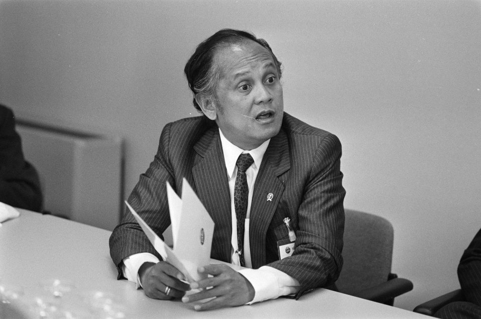 Persconferentie Indonesische Minister voor Onderzoek en Technologie Habibie (bij, Bestanddeelnr 934-0261