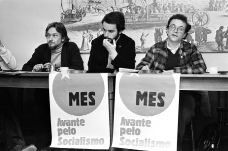 Persconferentie over actie van PSP voor Portugese politie partij MES v.l.n.r. …, Bestanddeelnr 927-8024
