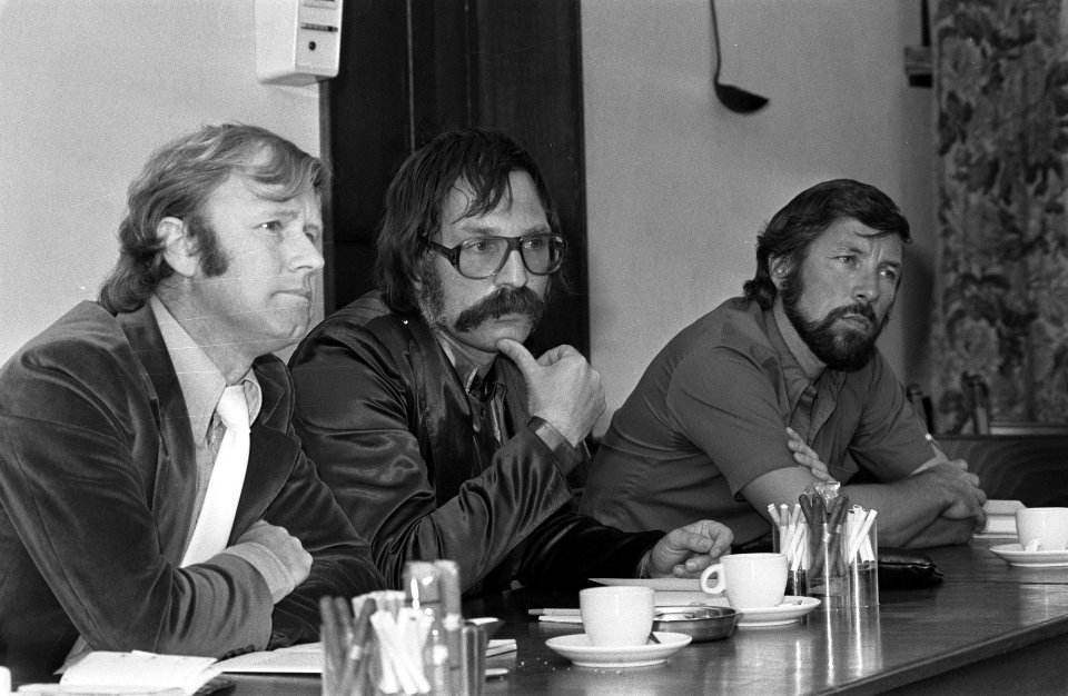 Persconferentie over boekje Keerpunt in sport in Nieuwspoort v.l.n.r. Stiphou, Bestanddeelnr 927-4120