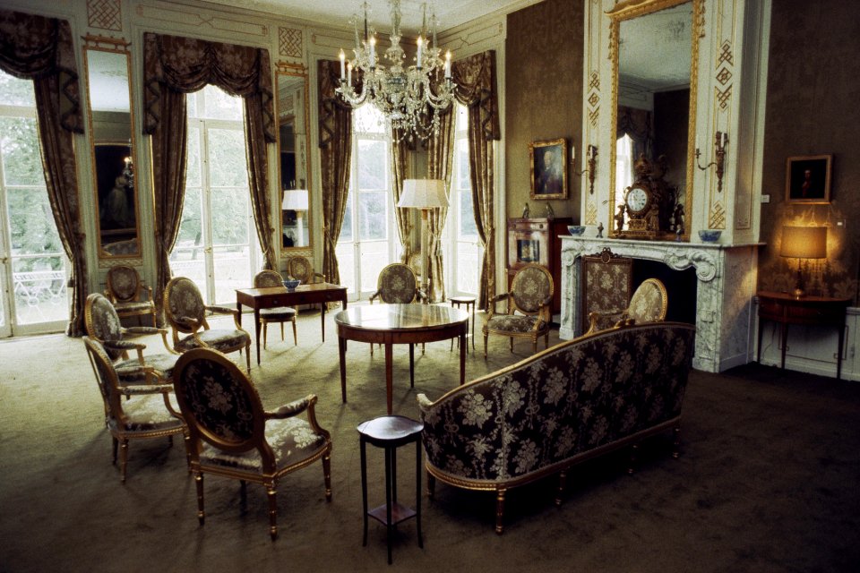 Pers excursie in Koninklijk Paleis Het Huis ten Bosch in DH , waar Beatrix en ha, Bestanddeelnr 253-8550