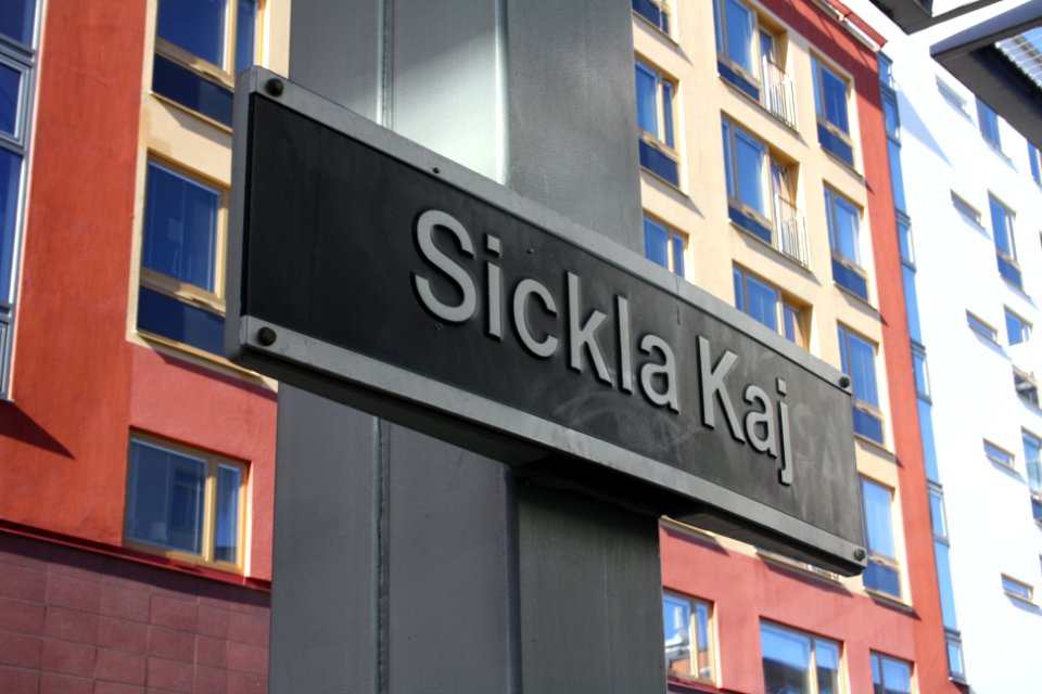 Perrongen i Sickla Kaj bild 5
