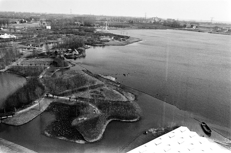 Pers bezichtiging in Floriade. Uitzichten vanuit de uitkijktoren, Bestanddeelnr 932-0818