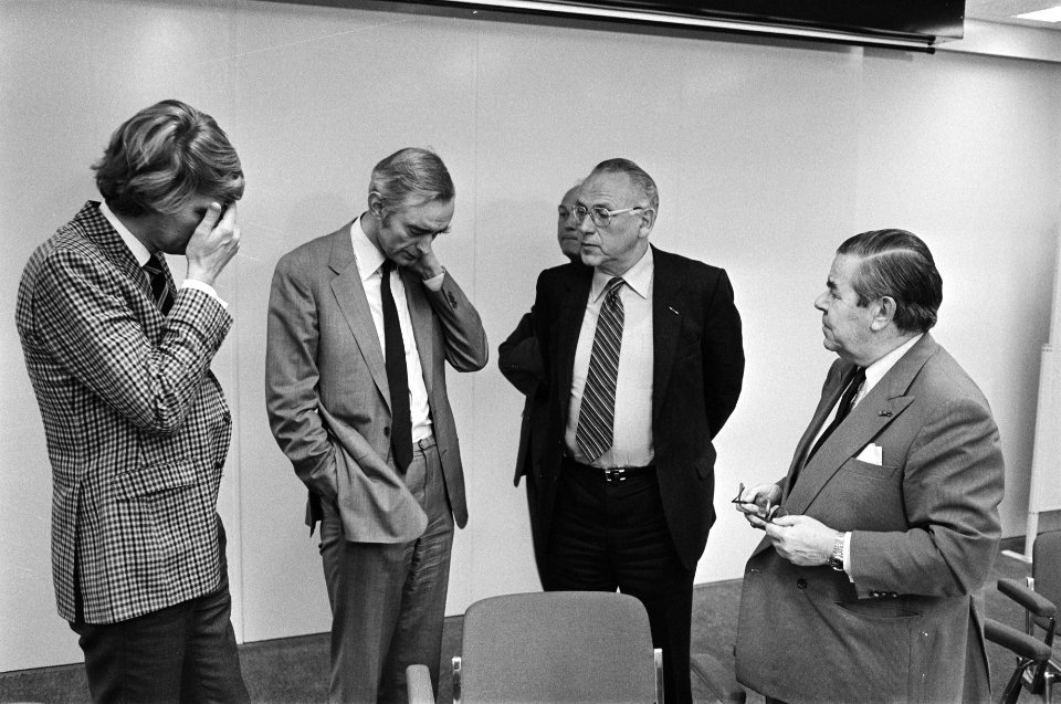 Persconferentie OGEM over de situatie waarin OGEM verkeert. Koopmans, Langman, M, Bestanddeelnr 931-9316