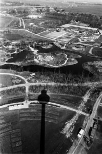 Pers bezichtiging in Floriade. Uitzichten vanuit de uitkijktoren, Bestanddeelnr 932-0819
