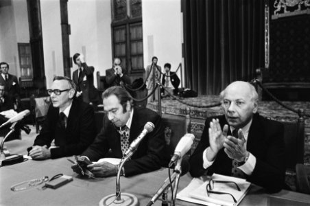 Persconferentie na afloop Overleg van de 9 , Den Haag overzicht, Bestanddeelnr 928-9154