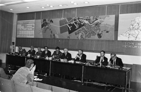 Persconferentie over economische betekenis van Noordhavengebied bij Amsterdam o, Bestanddeelnr 924-1020