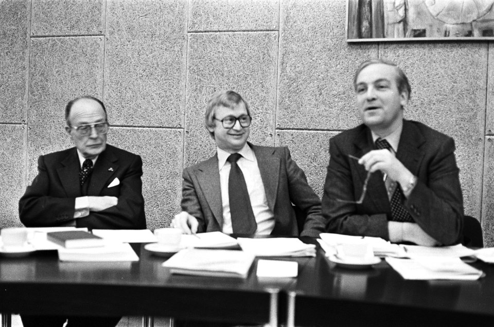 Persconferentie inflatieneutrale belastingheffing in Den Haag prof. Hofstra (, Bestanddeelnr 929-5842