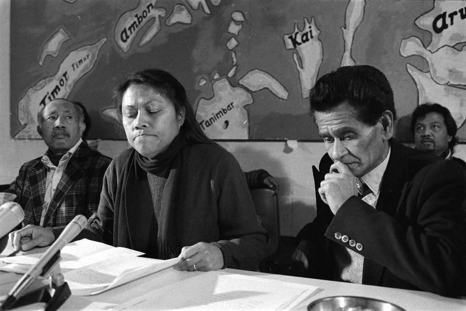 Persconferentie wijkraad van Molukse wijk Oostgaarde in Capelle aan den IJssel , Bestanddeelnr 932-8276
