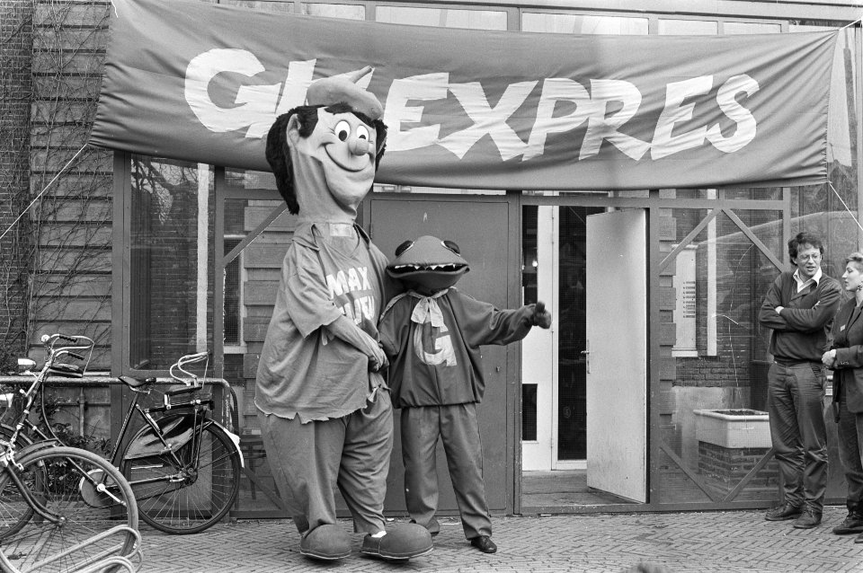 Persconferenties, acties, spandoeken, Bestanddeelnr 933-6058