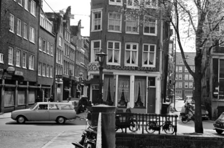 Persconferentie van Politiebureau Kattenburg over schietpartij Geldersekade Comm, Bestanddeelnr 922-4134