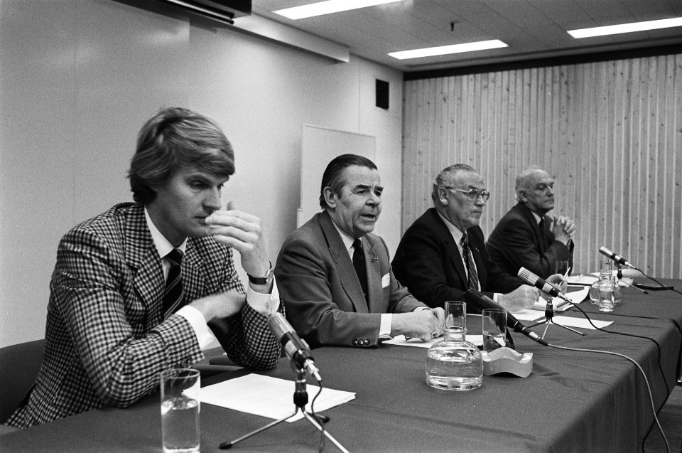 Persconferentie OGEM in Rotterdam over de situatie waarin OGEM verkeert. Koopman, Bestanddeelnr 931-9320
