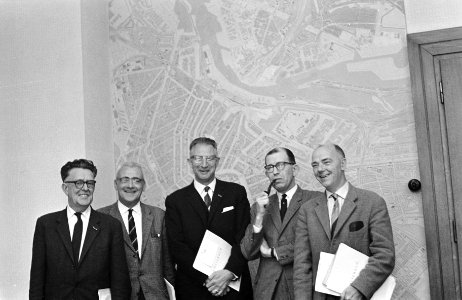 Persconferentie over IJ-tunnel. J. Roy , Bijlaard, van het Hull , Jansen, Takken, Bestanddeelnr 912-9035