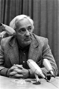 Persconferentie in verband met geboorte zesling Cor Coster (kop), Bestanddeelnr 929-3530