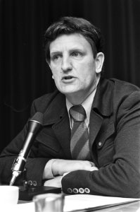 Persconferentie Nederlandse Filmkeuring ( Den Haag ), directeur C P J de Nobe, Bestanddeelnr 929-4817