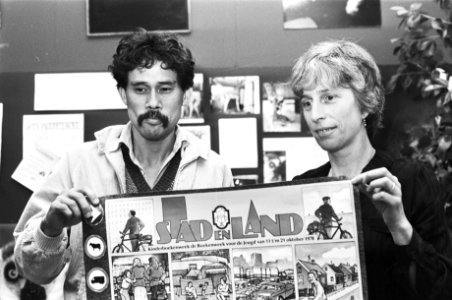 Persconferentie Kinderboekenweek78 (Amsterdam) The Tjong Khing (l) Gouden Pense, Bestanddeelnr 929-9060
