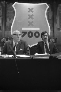 Persconferentie ivm 700-jarig bestaan Amsterdam in 1975 Burgemeester Samkalde, Bestanddeelnr 926-3198