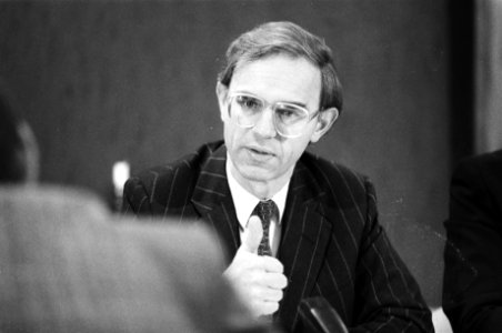 Persconferentie minister Ruding over wetsvoorstel met regels ter bestrijding van, Bestanddeelnr 933-1569
