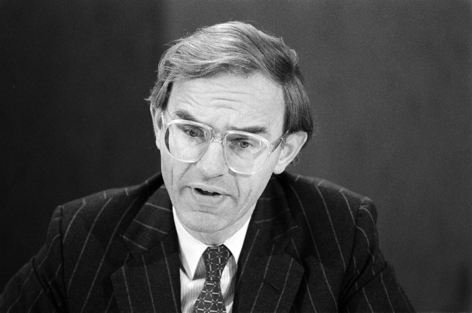 Persconferentie minister Ruding over wetsvoorstel met regels ter bestrijding van, Bestanddeelnr 933-1570