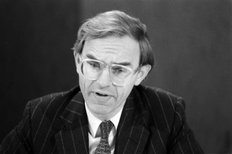 Persconferentie minister Ruding over wetsvoorstel met regels ter bestrijding van, Bestanddeelnr 933-1570