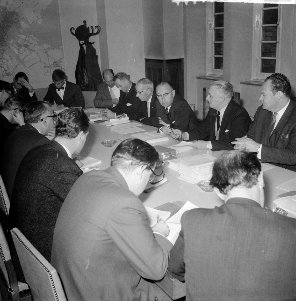 Persconferentie in het stadhuis over de begroting van Amsterdam, overzicht van d, Bestanddeelnr 911-8508