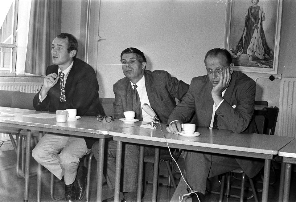 Persconferentie in verband met oprollen internationale vervalsersbende in Spanje, Bestanddeelnr 924-9615