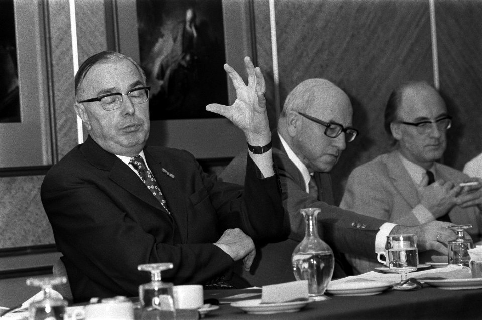 Persconferentie over aanstaande Hoogovenschaaktoernooi in Alphahotel Amsterdam, , Bestanddeelnr 925-2409