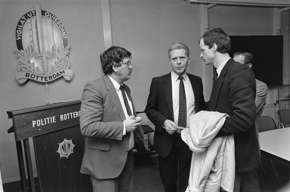 Persconferentie n.a.v. de schietpartij in Rotterdam waarbij agent gedood en een , Bestanddeelnr 933-2232