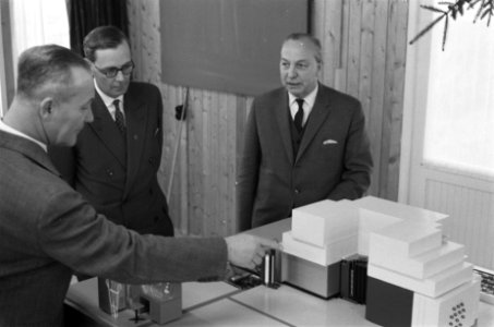 Persconferentie in het reactor Centraal Nederland te Petten, Bestanddeelnr 911-8910