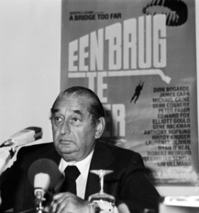 Persconferentie Joseph Levine in verband met premiere Een brug te ver, Bestanddeelnr 929-2371