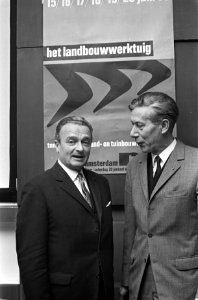 Persconferentie ivm tentoonstelling Het Landbouwwerktuig in RAI, voorzitter H, Bestanddeelnr 920-9264
