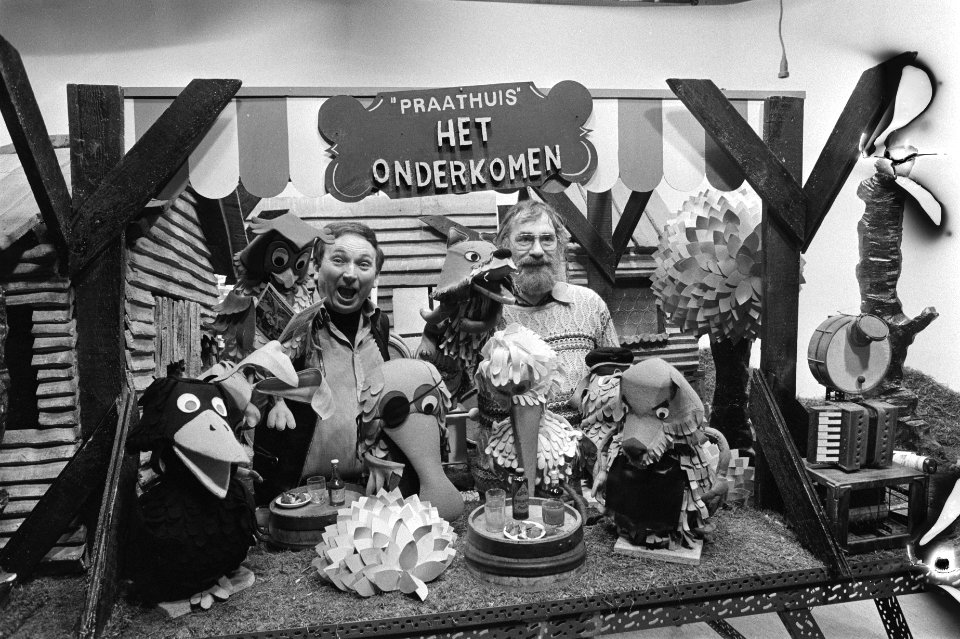 Persconferentie ivm Fabeltjeskrant voor volwasssenen Frans van Dusschoten (l, Bestanddeelnr 930-1013
