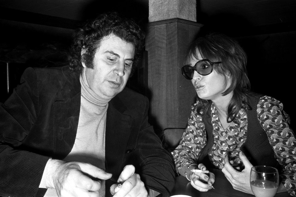 Persconferentie Mikis Theodorakis en Liesbeth List in perscentrum Buitenveldert , Bestanddeelnr 925-3405