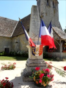 Peray (Sarthe) monument aux morts