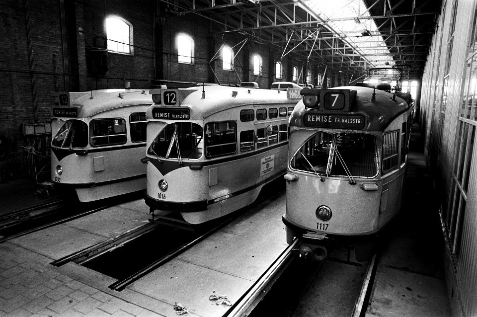 Personeel van openbaar vervoer 5-daagse staking begonnen, stilstaande trams in een van de remises in Den Haag, Bestanddeelnr 931-4747