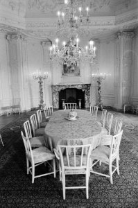 Pers-excursie in Koninklijk Paleis Het Huis ten Bosch i Den Haag waar Beatrix ei, Bestanddeelnr 931-5328
