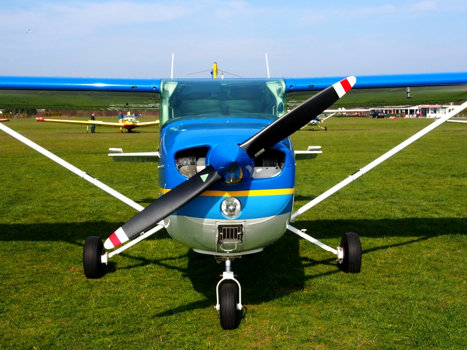 PH-PBL, Cessna 172M Skyhawk at Hilversum Airport (ICAO EHHV), photo4
