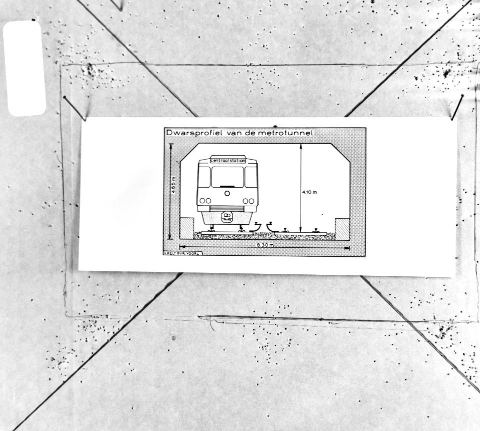 Persexcursie van gemeente Amsterdam over metro, Amsterdam tekening van dwarspro, Bestanddeelnr 923-7672