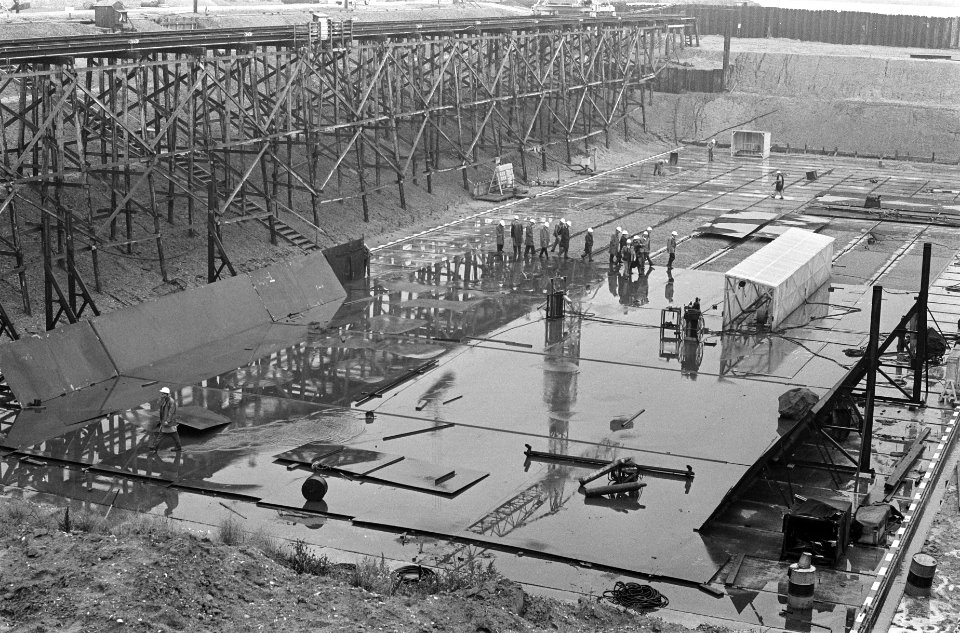 Persexcursie IJ-tunnelbouw van gemeente Amsterdam, reportage van de tunnelbouwwe, Bestanddeelnr 914-3646