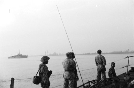 Perbaoengan (Oostkust Sumatra). In samenwerking met de Koninklijke Marine en de , Bestanddeelnr 7521