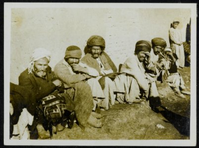 Picturesque looking Kurds at Kanakin, Bestanddeelnr 158-1488