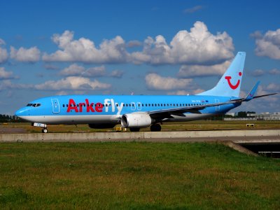 PH-TFD ArkeFly Boeing 737-86N(WL) - cn 38014 taxiing, 25august2013 pic-003