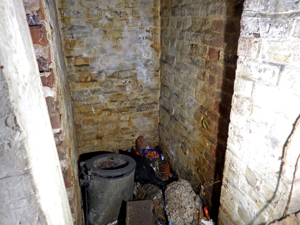 Personnel Shelter, Sea Road, Bexhill-on-Sea (indoor) (2)