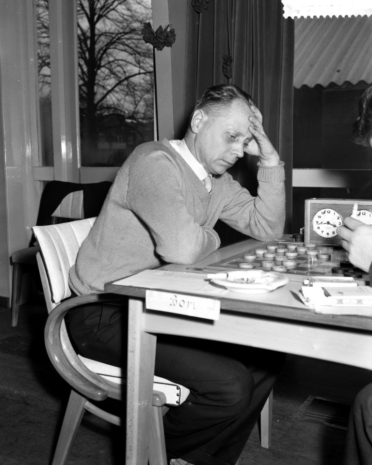 Persoonlijk damkampioenschap van Nederland, J M Bom i actie, Bestanddeelnr 911-0545