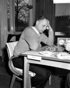 Persoonlijk damkampioenschap van Nederland, J M Bom i actie, Bestanddeelnr 911-0545